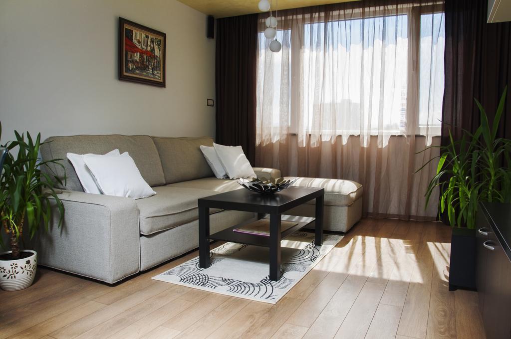 Derelli Deluxe And Derelli Adorable Apartemen Sofia