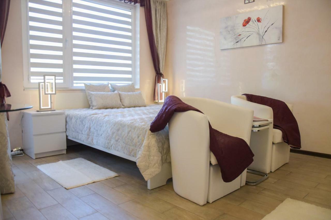 Derelli Deluxe And Derelli Adorable Apartemen