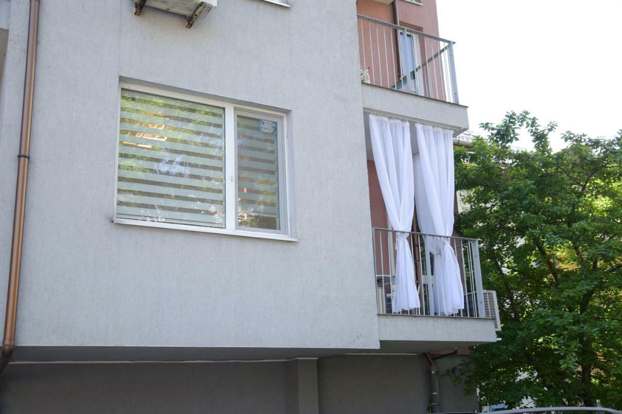 Derelli Deluxe And Derelli Adorable Apartemen